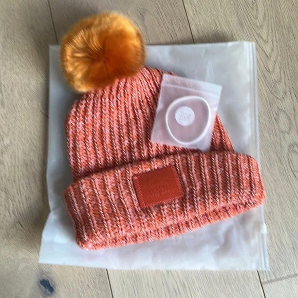 Love Your Melon Longhorn and White Winter Hat - Picture 4 of 5